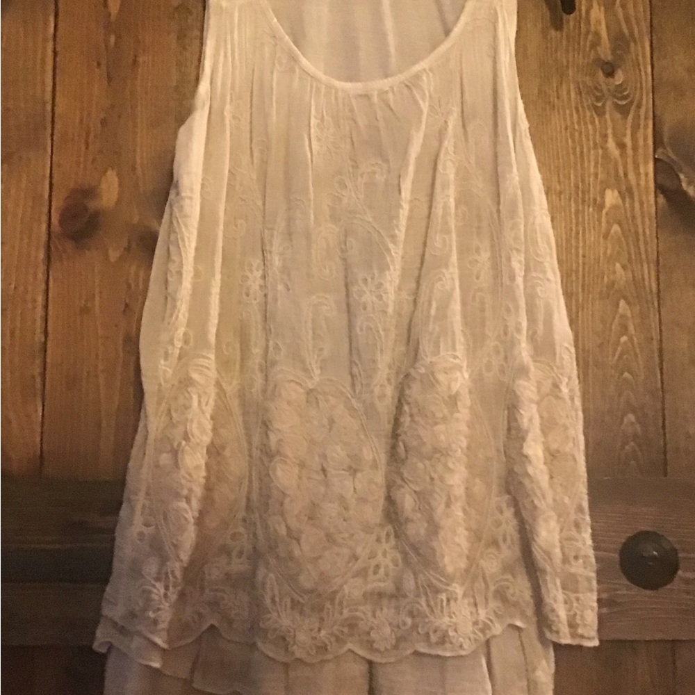 Embroidered tunic - Picture 2 of 4